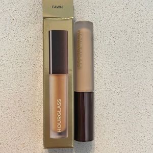 New Hourglass Fawn Mini Concealer